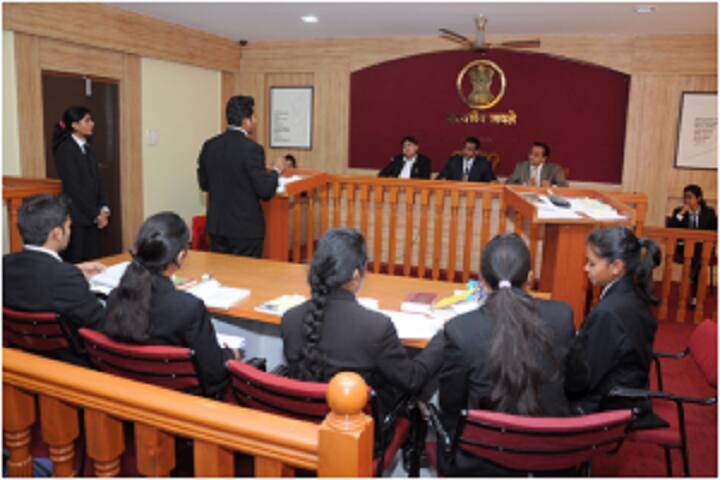 moot-court